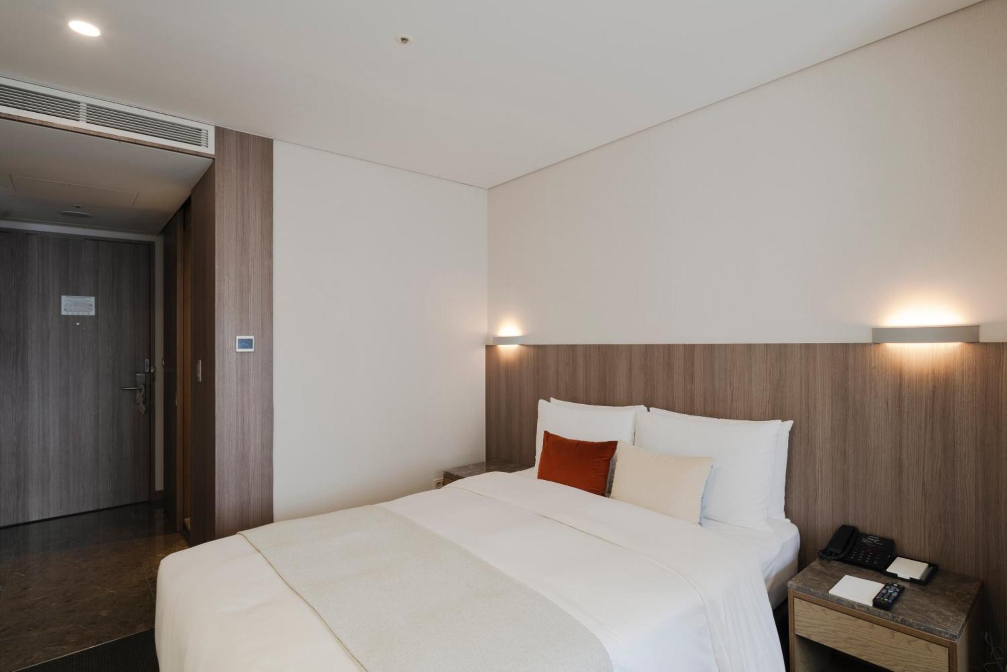 Amid Hotel Seoul Exterior photo